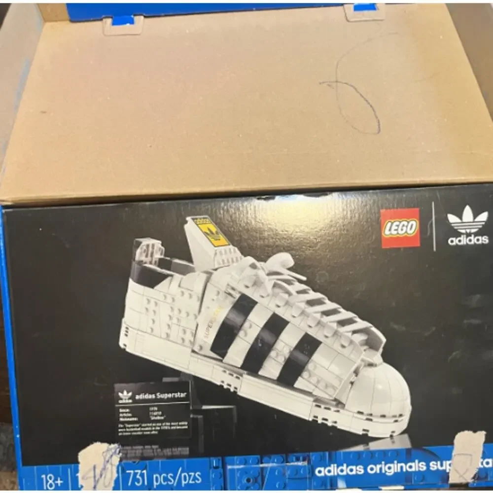 LEGO 10282 Adidas Originals Superstar 731pc Complete Set Disassembled
